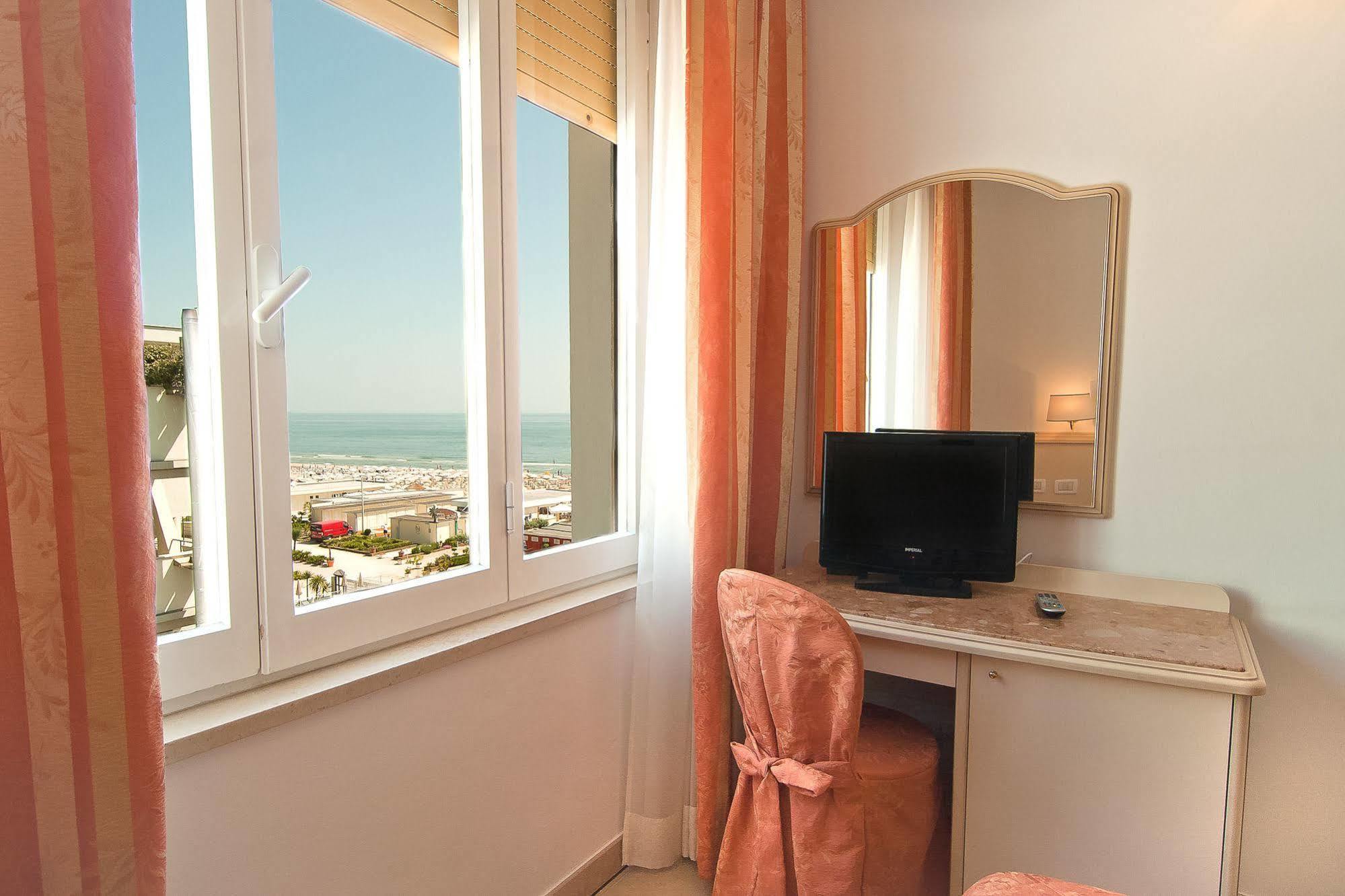 Hotel Mocambo Milano Marittima Ngoại thất bức ảnh