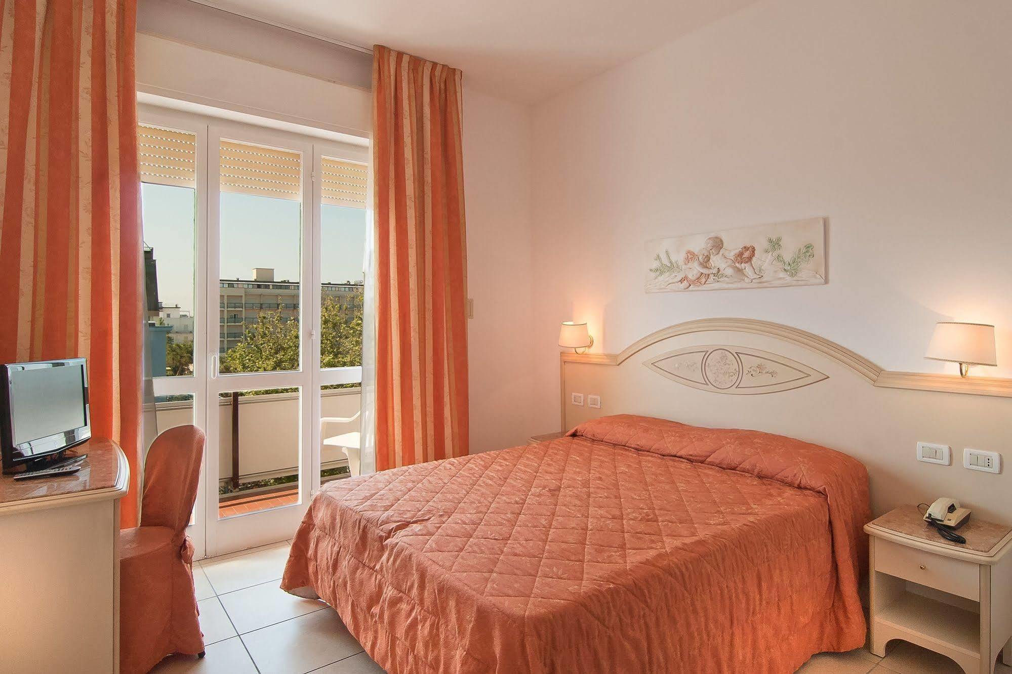 Hotel Mocambo Milano Marittima Ngoại thất bức ảnh
